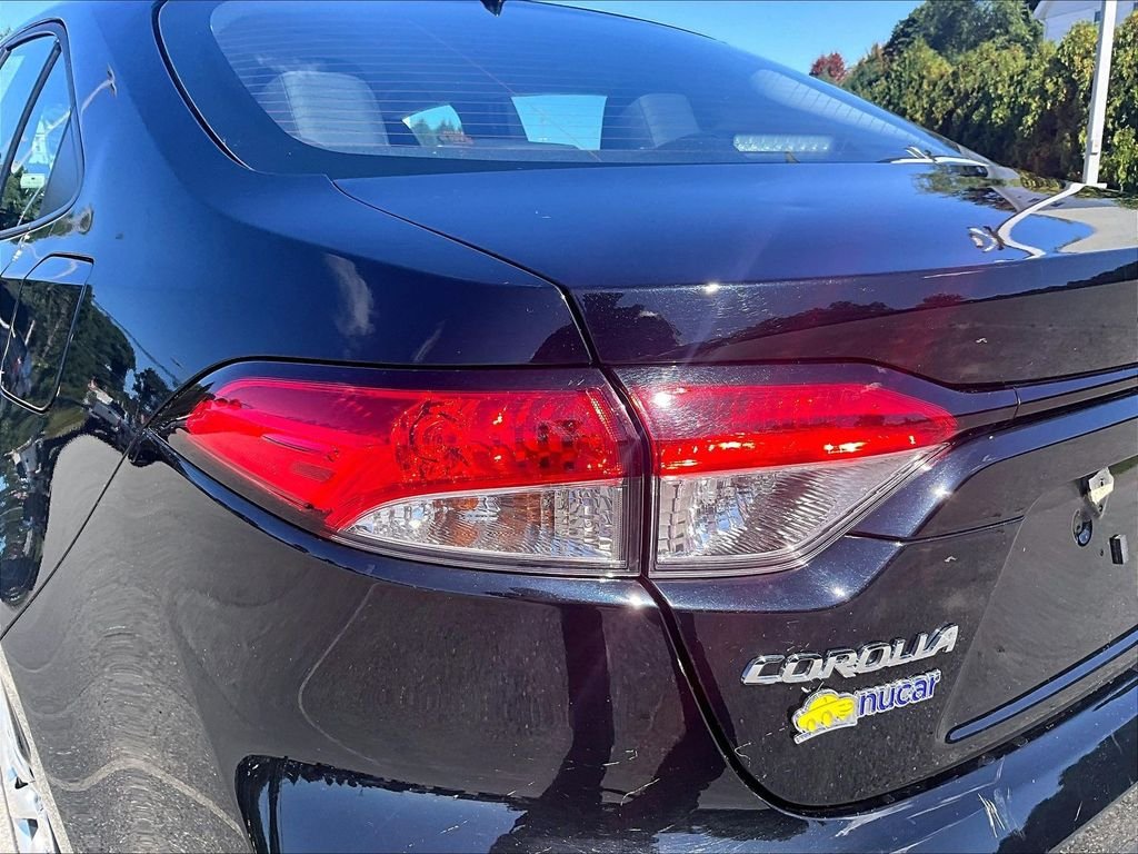 Used 2025 Toyota Corolla LE FWD image 34