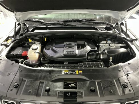 Used 2023 Jeep Grand Cherokee Summit w/ Luxury Tech Group V image 35