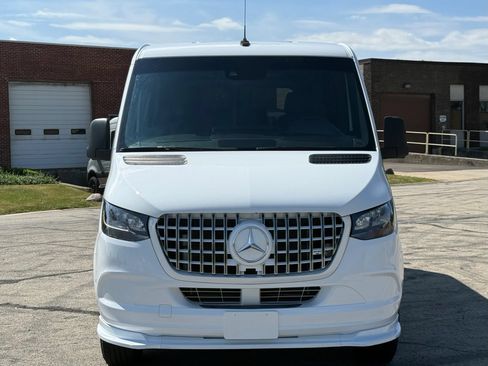 Used 2023 Mercedes-Benz Sprinter 2500 w/ Acoustic Package image 2