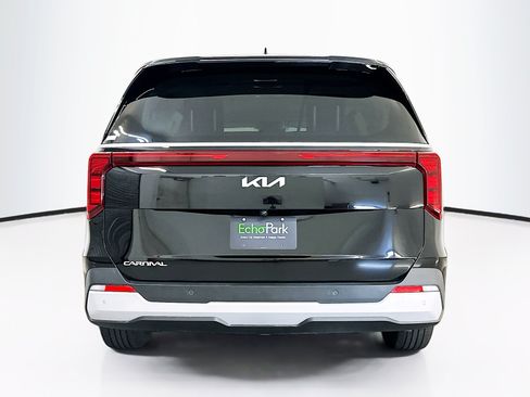 Used 2026 Kia Carnival FWD image 7