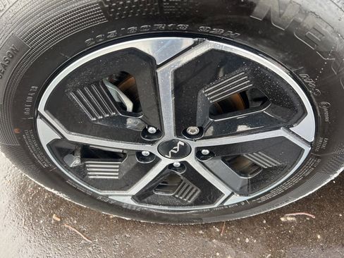 Certified 2024 Kia Niro EX image 41