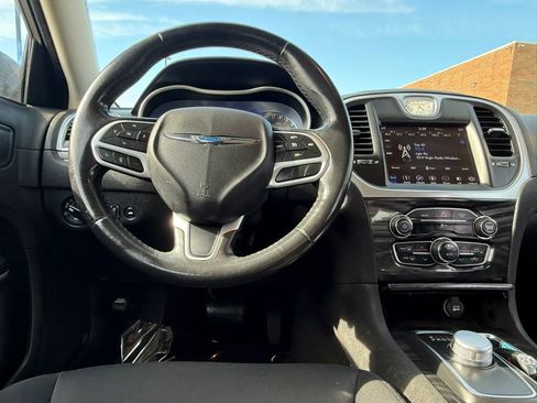 Used 2019 Chrysler 300 Touring RWD image 26