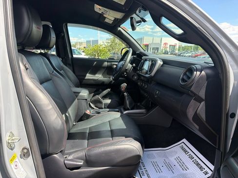 Used 2017 Toyota Tacoma TRD Pro AWD/4WD image 12