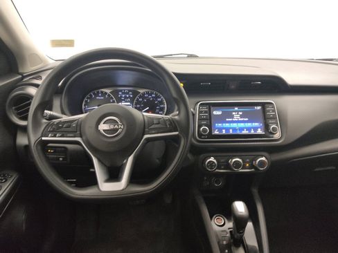 Used 2022 Nissan Kicks S image 22
