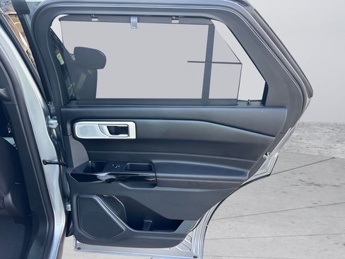 Used 2023 Ford Explorer Platinum w/ Technology Package AWD/4WD image 48