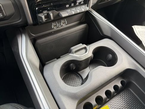 New 2026 RAM 2500 Big Horn AWD/4WD image 20