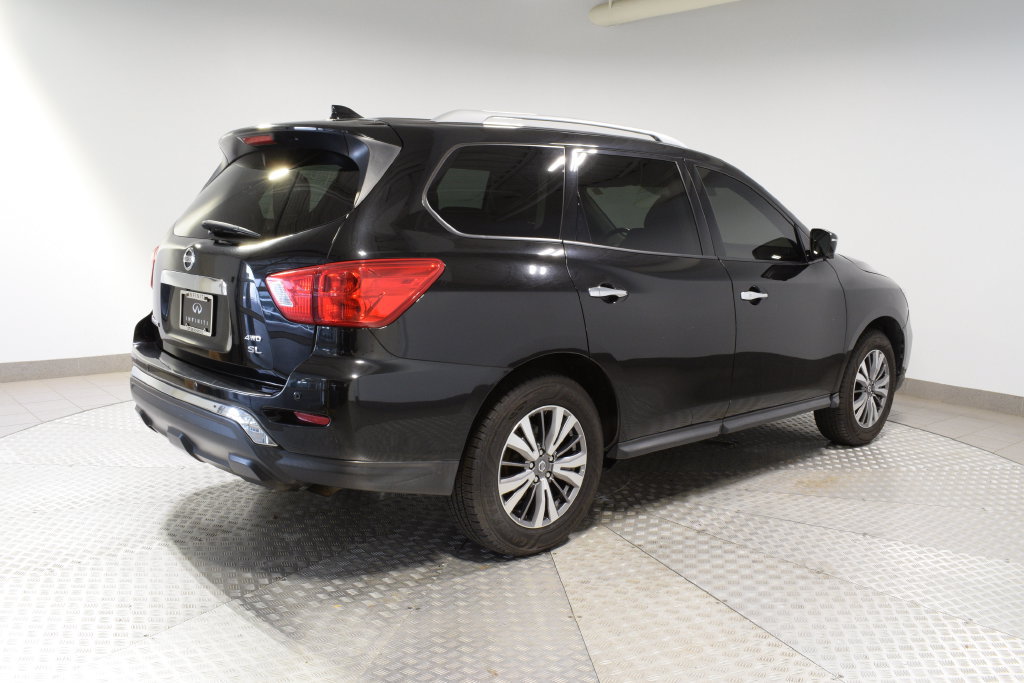 Used 2019 Nissan Pathfinder SL AWD/4WD image 10