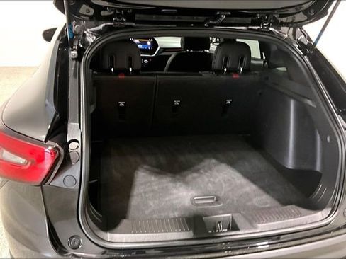 Used 2025 Chevrolet Trax RS image 38