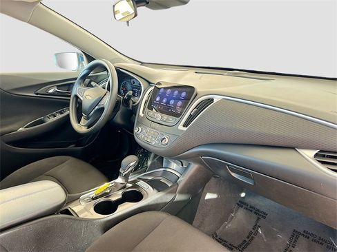 Used 2024 Chevrolet Malibu LT image 30