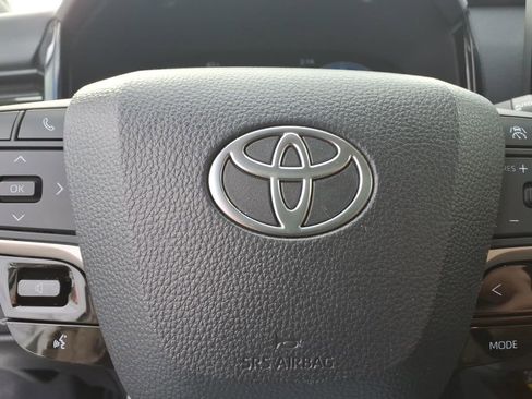 Used 2025 Toyota Camry XLE w/ Premium Package image 23