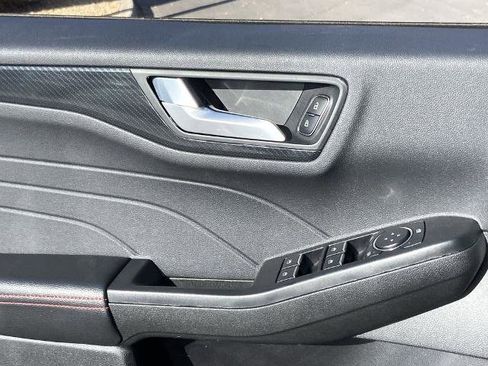 Used 2025 Ford Escape ST-Line image 18