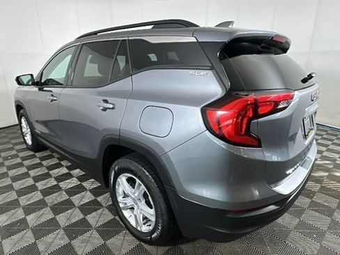 Used 2020 GMC Terrain SLE w/ Driver Convenience Package AWD/4WD image 4