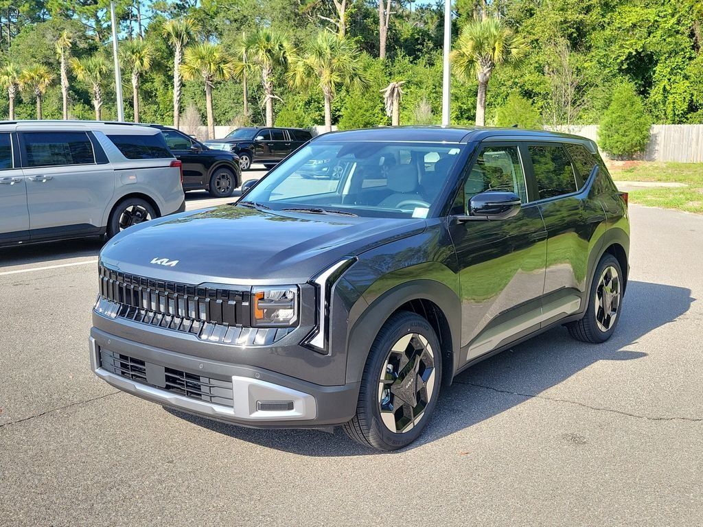 New 2027 Kia Seltos S FWD image 3