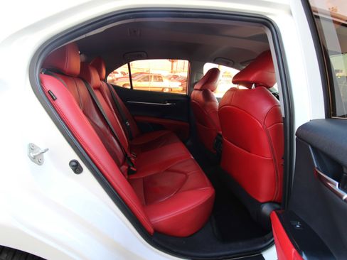 Used 2020 Toyota Camry XSE w/ Blackout Package image 10