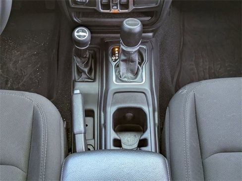 Used 2022 Jeep Gladiator Sport image 19