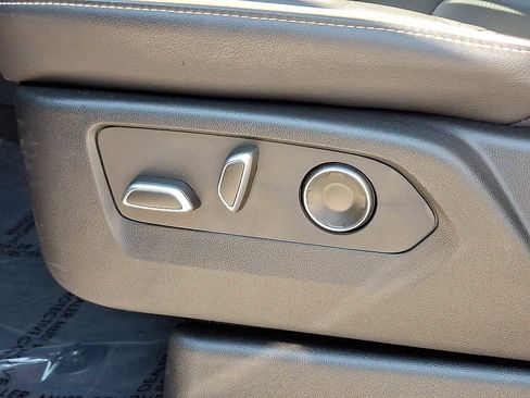 Certified 2023 Cadillac Escalade Premium Luxury w/ LPO, Floor Liner Package AWD/4WD image 18