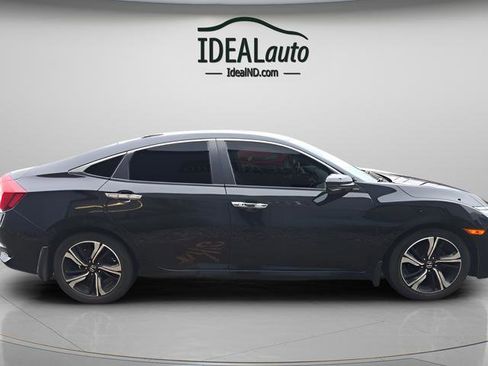 Used 2018 Honda Civic Touring image 5