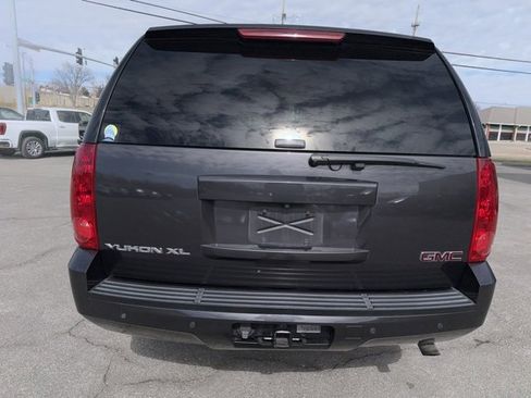 Used 2011 GMC Yukon XL 2500 SLT w/ SLT-2 Equipment Package image 15