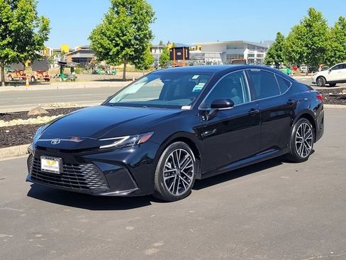 Certified 2025 Toyota Camry XLE w/ Premium Package FWD image 10