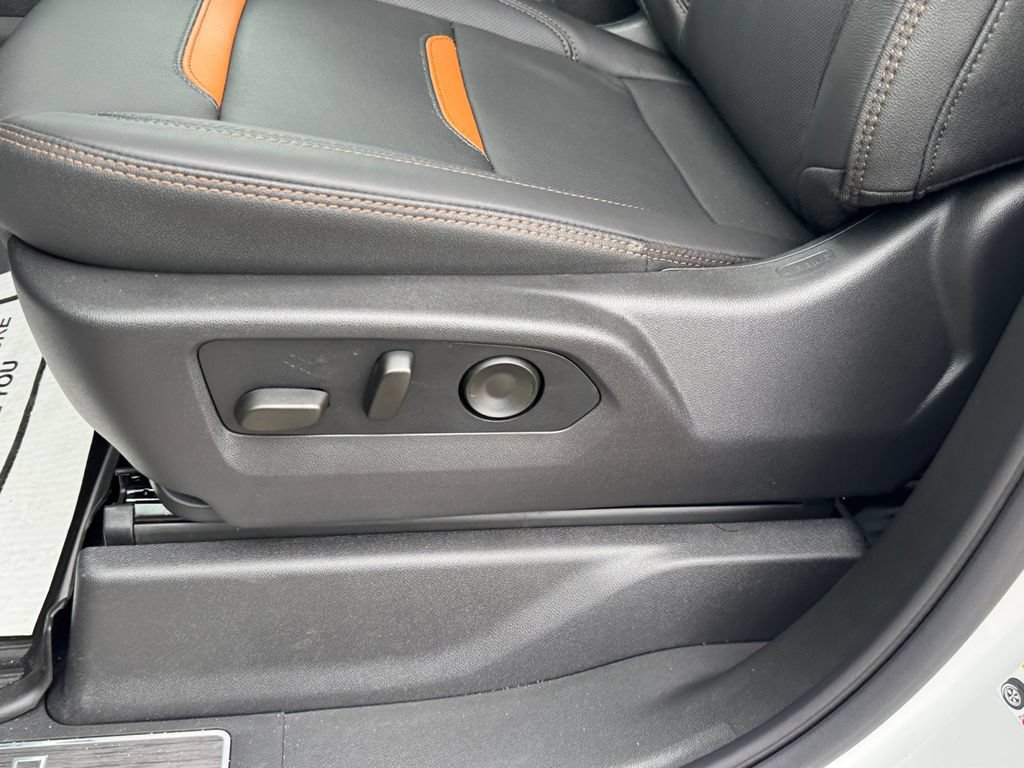 New 2026 GMC Sierra 1500 AT4 w/ Technology Package AWD/4WD image 12