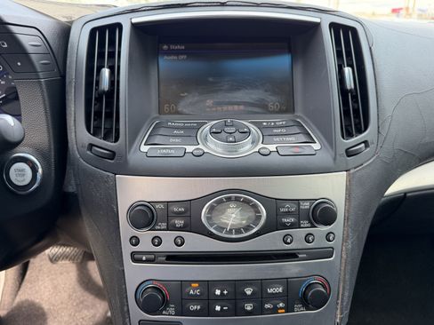 Used 2010 INFINITI G37 Journey w/ Premium Pkg image 18