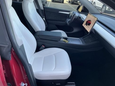 Used 2023 Tesla Model Y Long Range image 18