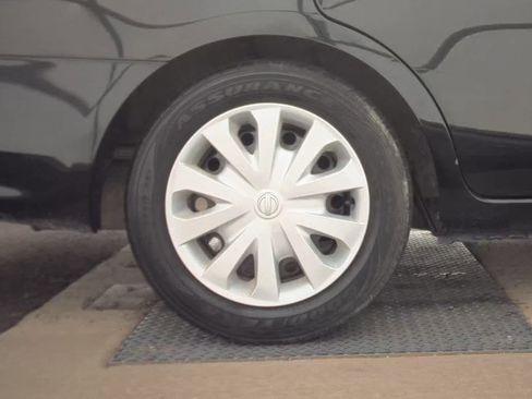 Used 2019 Nissan Versa S image 13