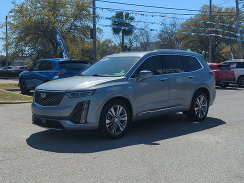 Used 2023 Cadillac XT6 Premium Luxury w/ Technology Package image 8