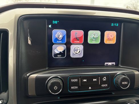 Used 2015 Chevrolet Silverado 2500 High Country image 34