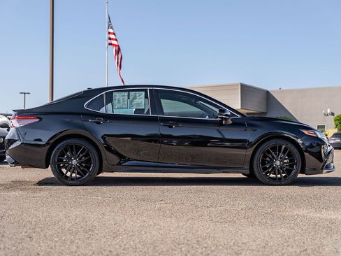 Used 2023 Toyota Camry XSE FWD image 8