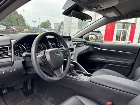 Used 2023 Toyota Camry SE FWD image 12