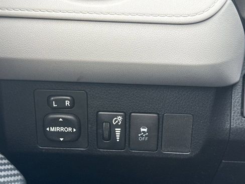 Used 2013 Toyota RAV4 LE image 28