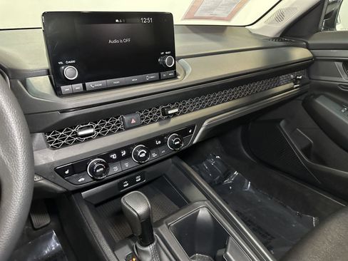 Certified 2025 Honda Accord SE image 28