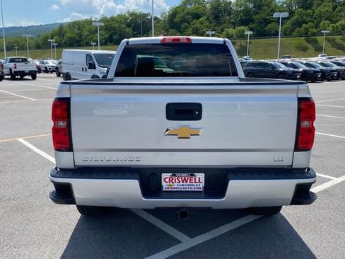 Used 2019 Chevrolet Silverado 1500 Custom w/ Custom Convenience Package AWD/4WD image 4