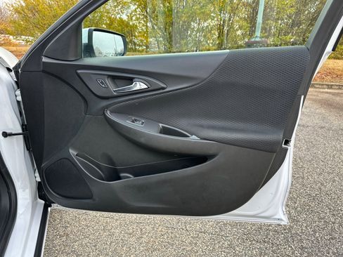 Used 2023 Chevrolet Malibu LT image 14