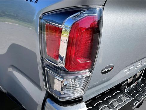 Used 2023 Toyota Tacoma TRD Sport w/ Technology Package AWD/4WD image 28