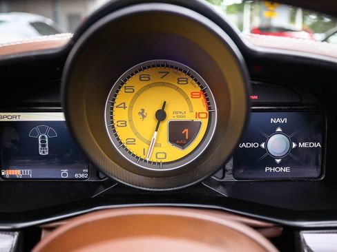 Certified 2014 Ferrari 458 Spider RWD image 36