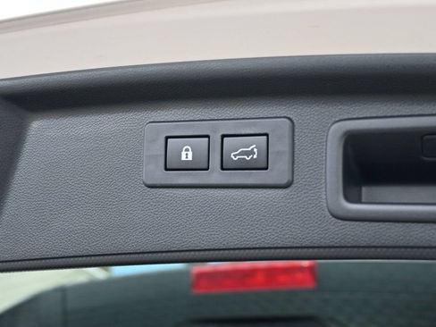 Used 2021 Subaru Forester Premium AWD/4WD image 24