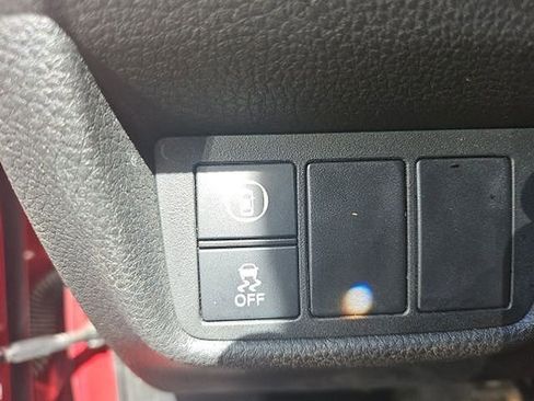 Used 2018 Honda Accord LX image 18