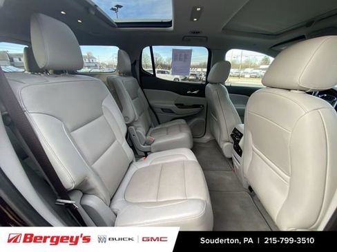 Used 2018 GMC Acadia SLT image 29