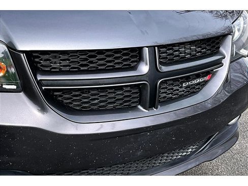 Used 2018 Dodge Grand Caravan GT FWD image 32