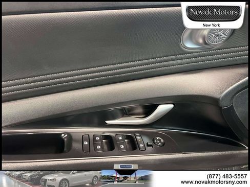 Used 2025 Hyundai Elantra Limited FWD image 18