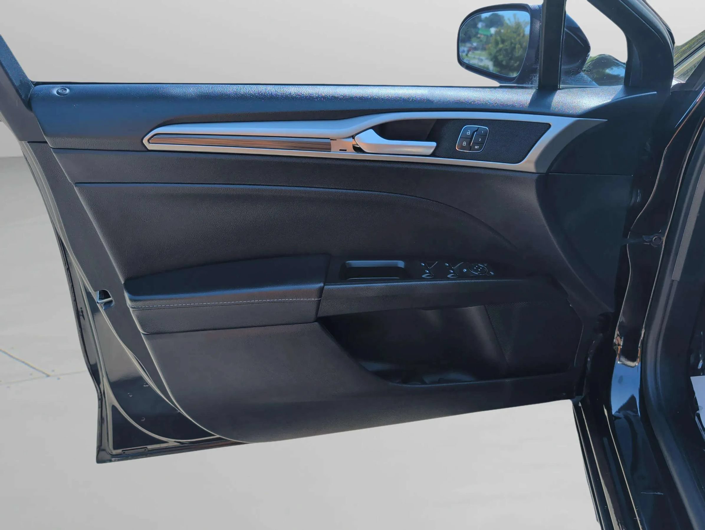 Used 2019 Ford Fusion SEL FWD image 35