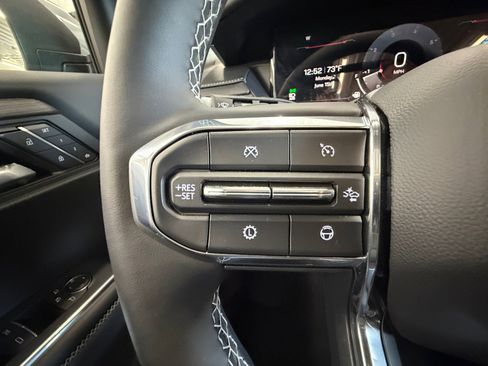 Used 2024 GMC Acadia Denali w/ Super Cruise Package AWD/4WD image 18