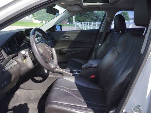 Used 2020 Acura ILX FWD image 2