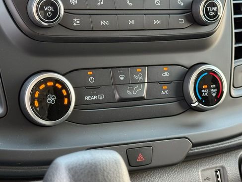 New 2025 Ford Transit 250 148 Medium Roof image 10