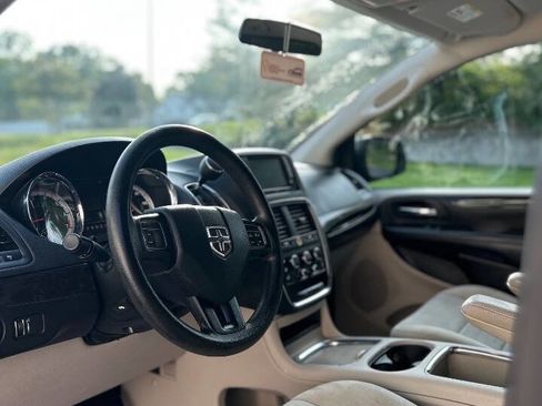 Used 2013 Dodge Grand Caravan SXT FWD image 8