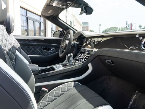 Used 2024 Bentley Continental GT Speed image 30