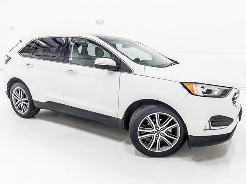 Used 2019 Ford Edge Titanium FWD image 9