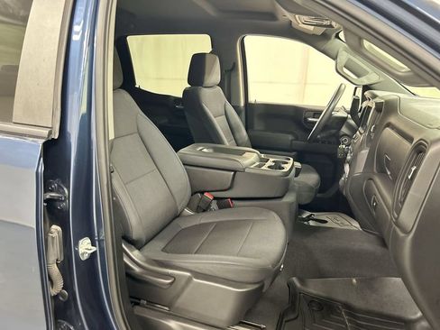 Used 2019 Chevrolet Silverado 1500 Custom w/ Custom Value Package AWD/4WD image 22